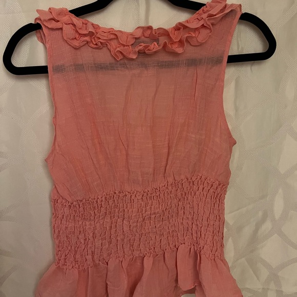Women’s Ruffled top - Picture 8 of 9